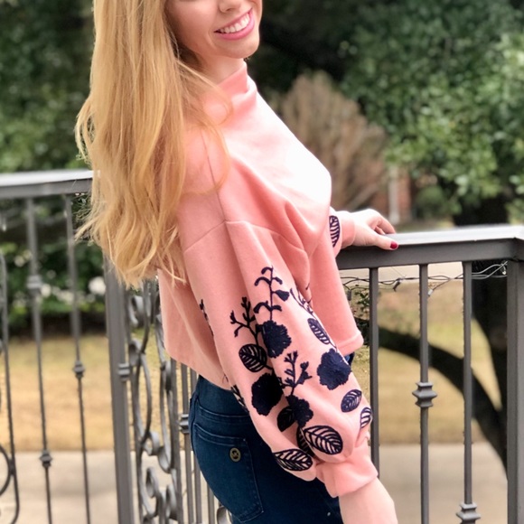 Sweaters - Pink sweater with navy embroidery flowers